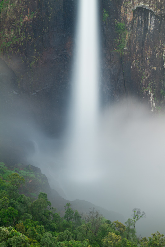 Wallaman Falls